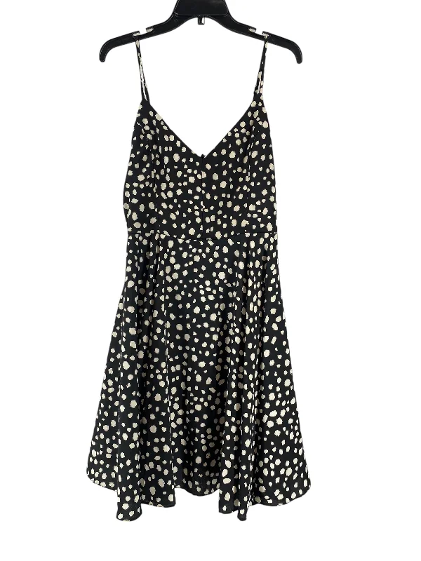 Dress Casual Short By Eesome In Black, Size: L