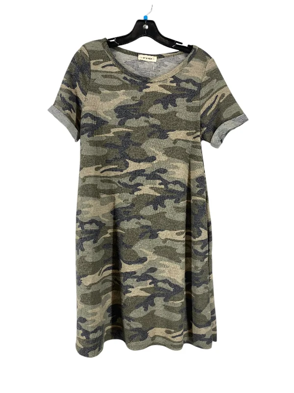 Dress Casual Short By Eesome In Camouflage Print, Size: M