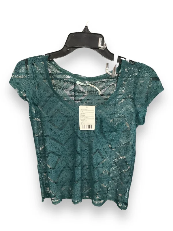 Top Short Sleeve Basic By Kimichi Blue In Green, Size: Xs