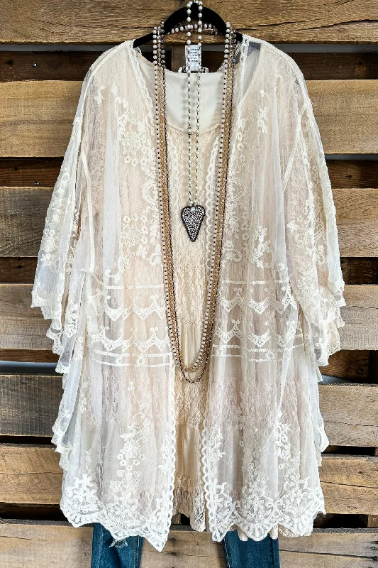 AHB EXCLUSIVE: Finding Perfection Kimono - Taupe